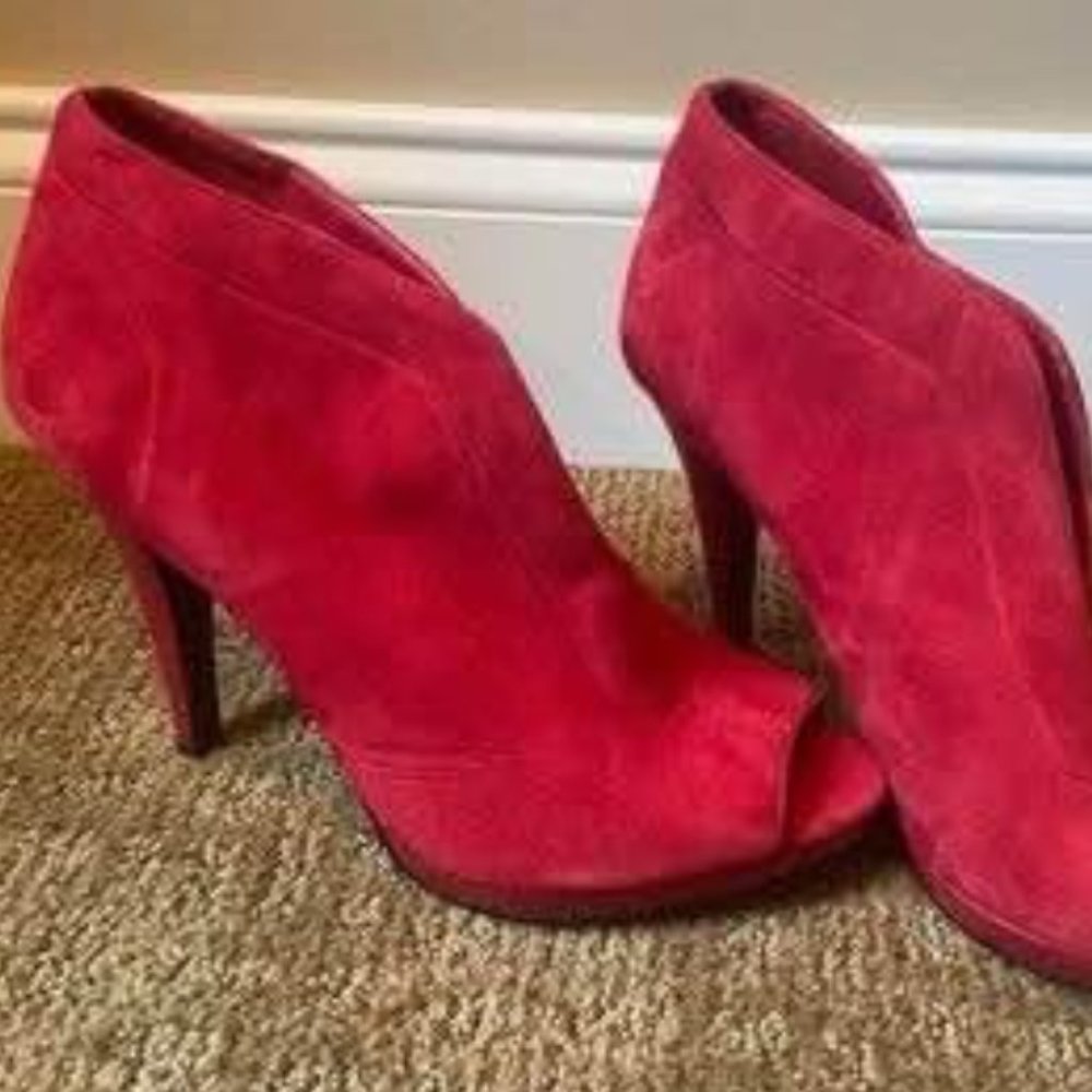 NINE WEST red suede ankle peeptoe boots Size 7.5